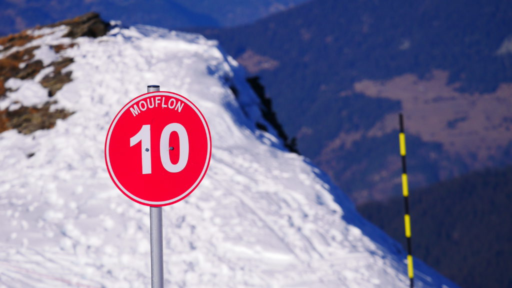 piste sign meribel