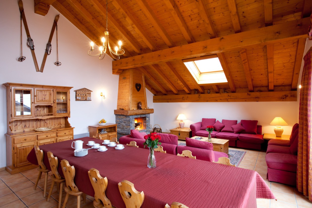  Ski chalet 'Azalee' beautiful dining area